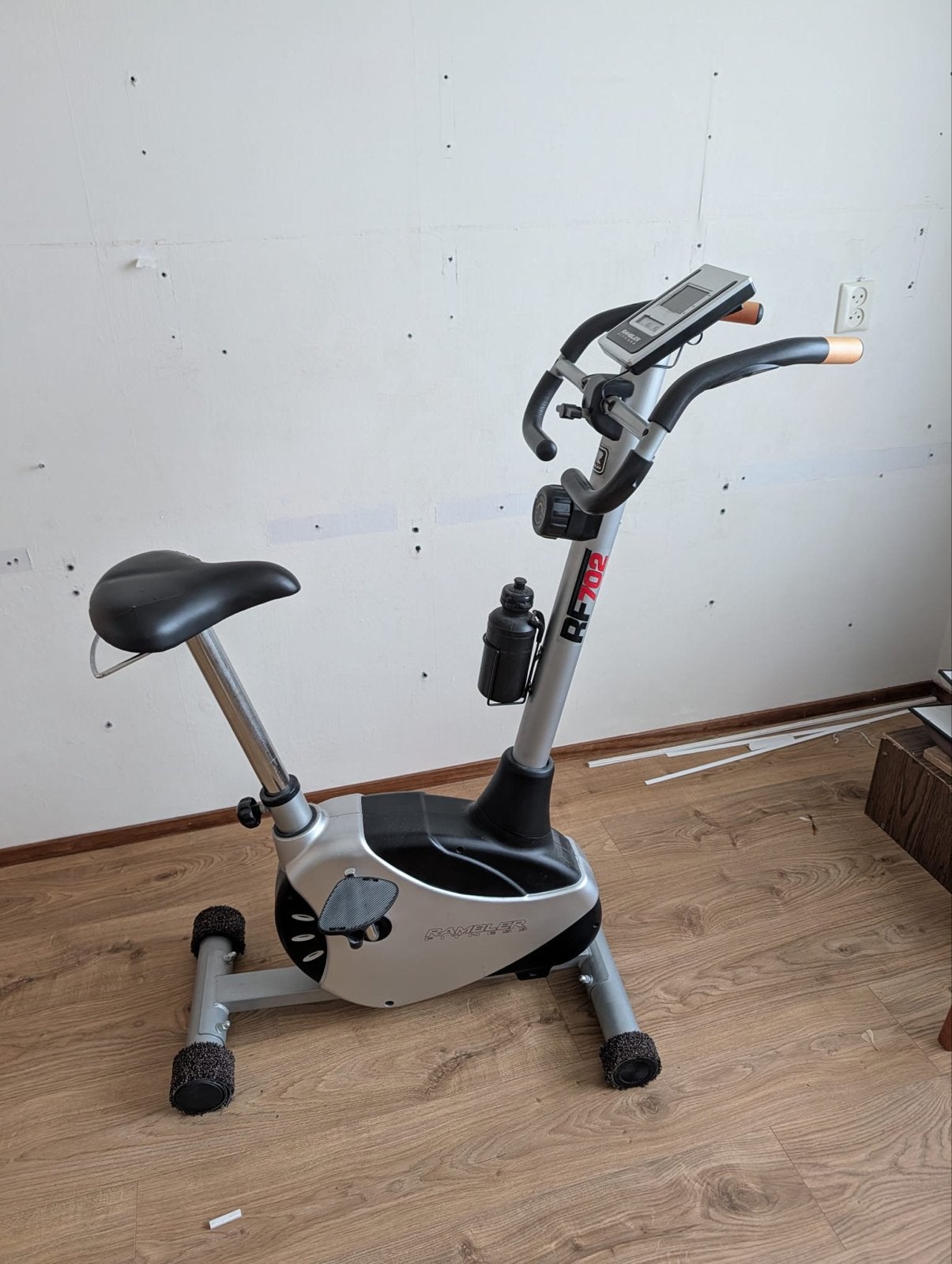 Hometrainer ProForm RF-702 - Zo goed als nieuw, Ophalen, Zo goed als nieuw, Metaal, Benen