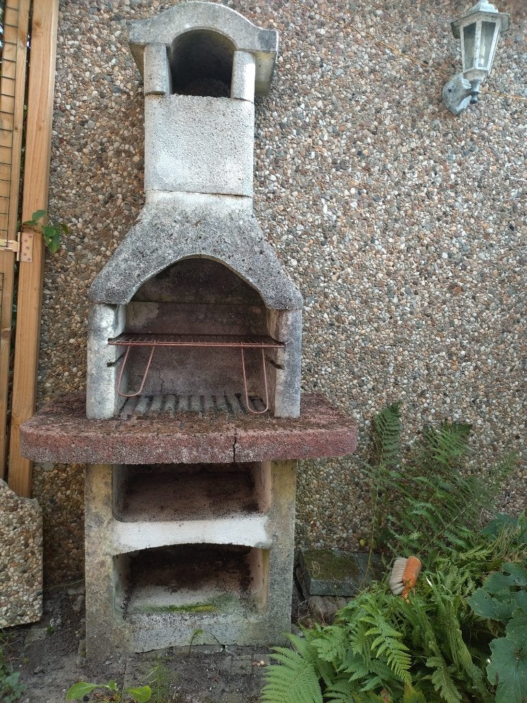 Stenen BBQ, Tuin en Terras, Houtskoolbarbecues, Ophalen, Gebruikt, Onbekend