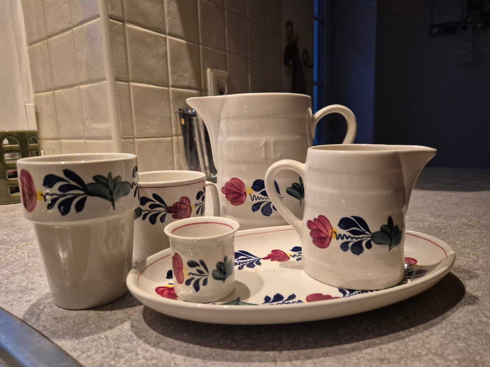 Boerenbont servies set -  4 mokken, 6 bekers 3 eierdopjes, Ophalen, Keramiek, Landelijk/Boerenbont, Zo goed als nieuw