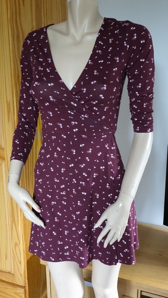 nieuw warm rood wikkeljurkje, Nieuw, Boven de knie, Meerkleurig, Verzenden