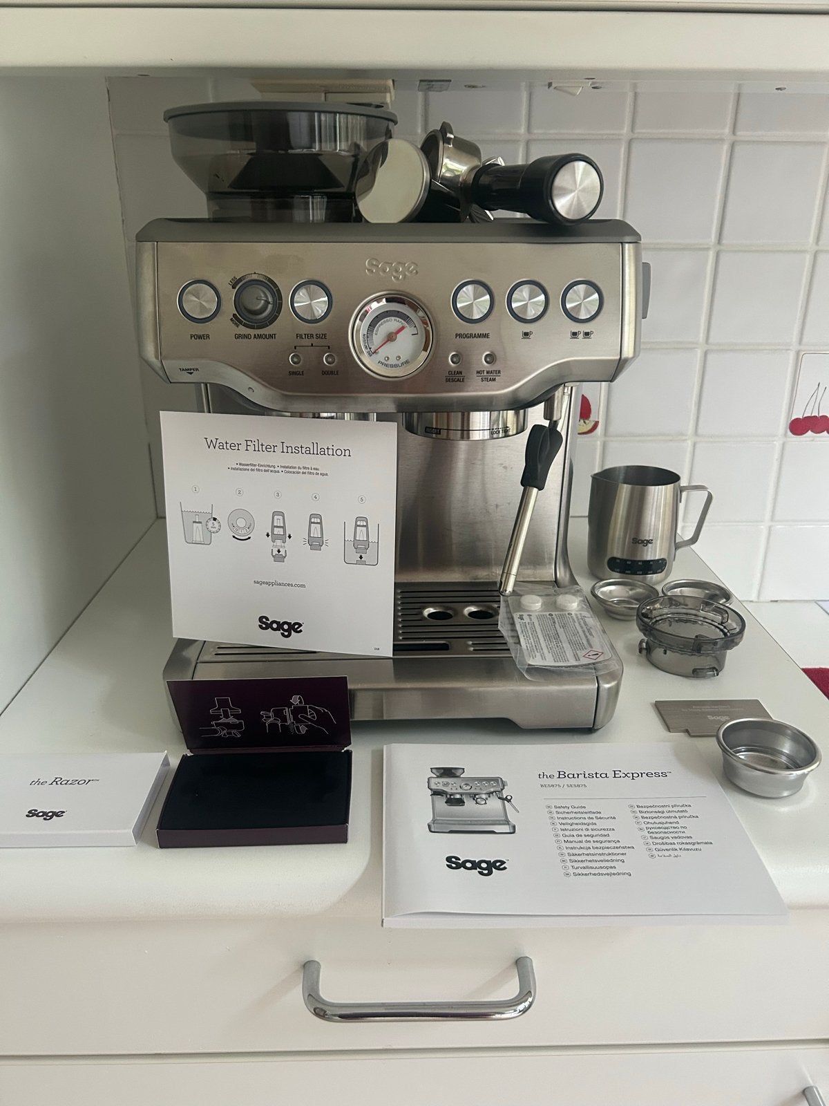 Sage Barista Express Espressomachine - te koop, Ophalen, Afneembaar waterreservoir, Espresso apparaat, Koffiebonen