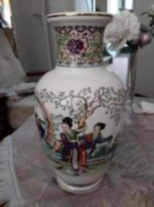 Chinese vaas met bloemenmotief, Ophalen of Verzenden
