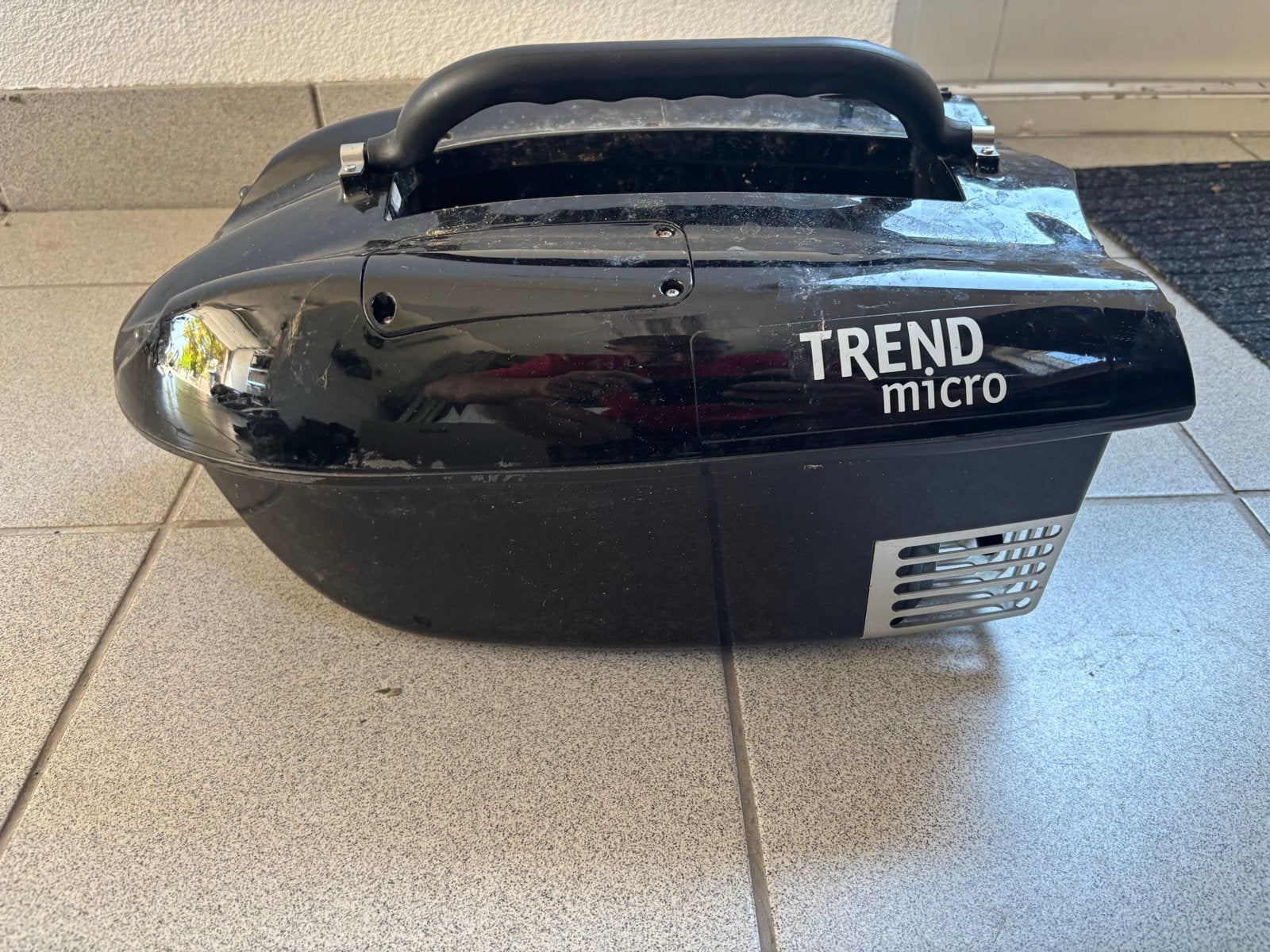 Trend Micro voerboot (opknapper), Watersport en Boten, Ophalen of Verzenden, Gebruikt, Overige typen