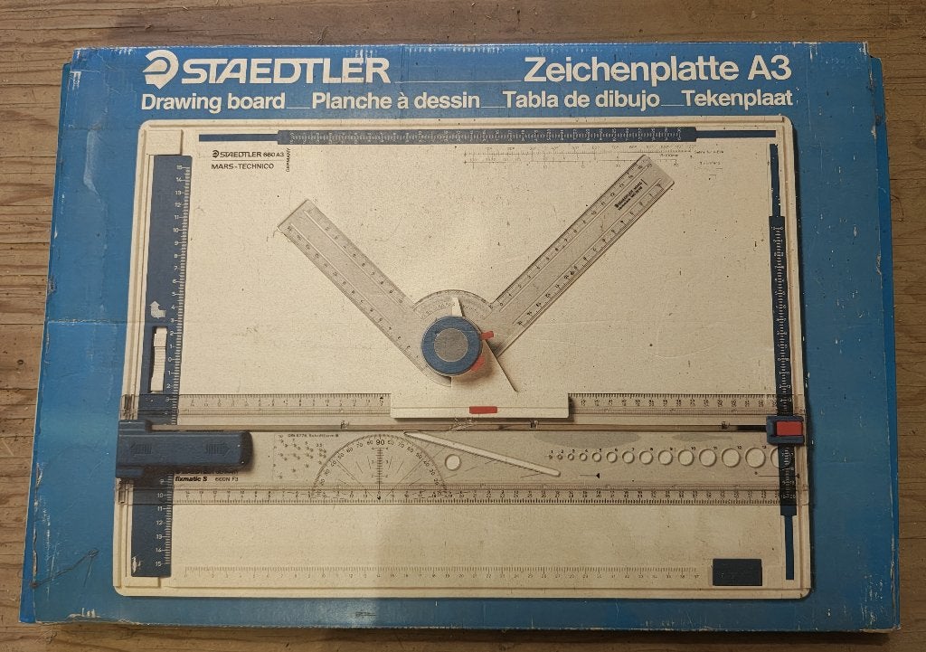 Staedtler tekenplaat / drawingboard A3, Doe-het-zelf en Verbouw, Tekentafels, Ophalen of Verzenden, Gebruikt, Minder dan 130 cm