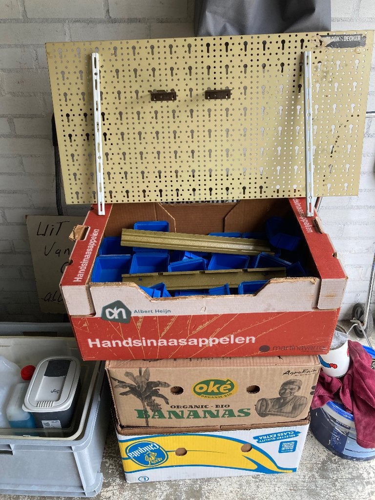 Bakjes met ophangsysteem, Ophalen, Zo goed als nieuw, Overige metalen