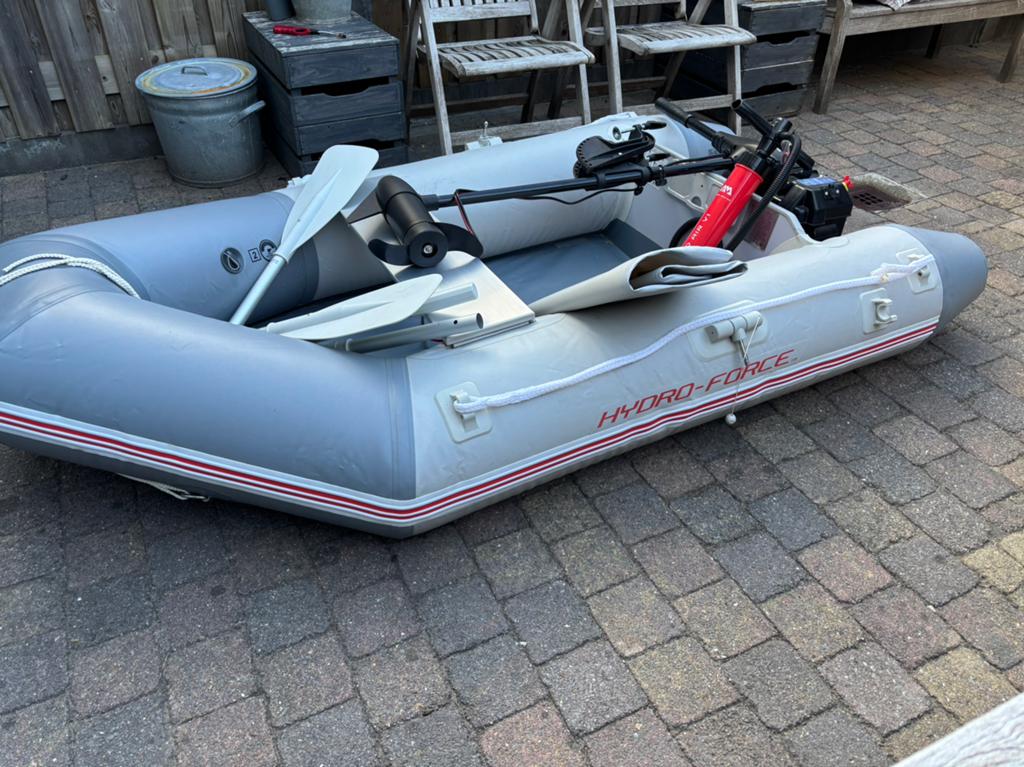 Zeer nette rubberboot, Ophalen, Zo goed als nieuw, Buitenboordmotor