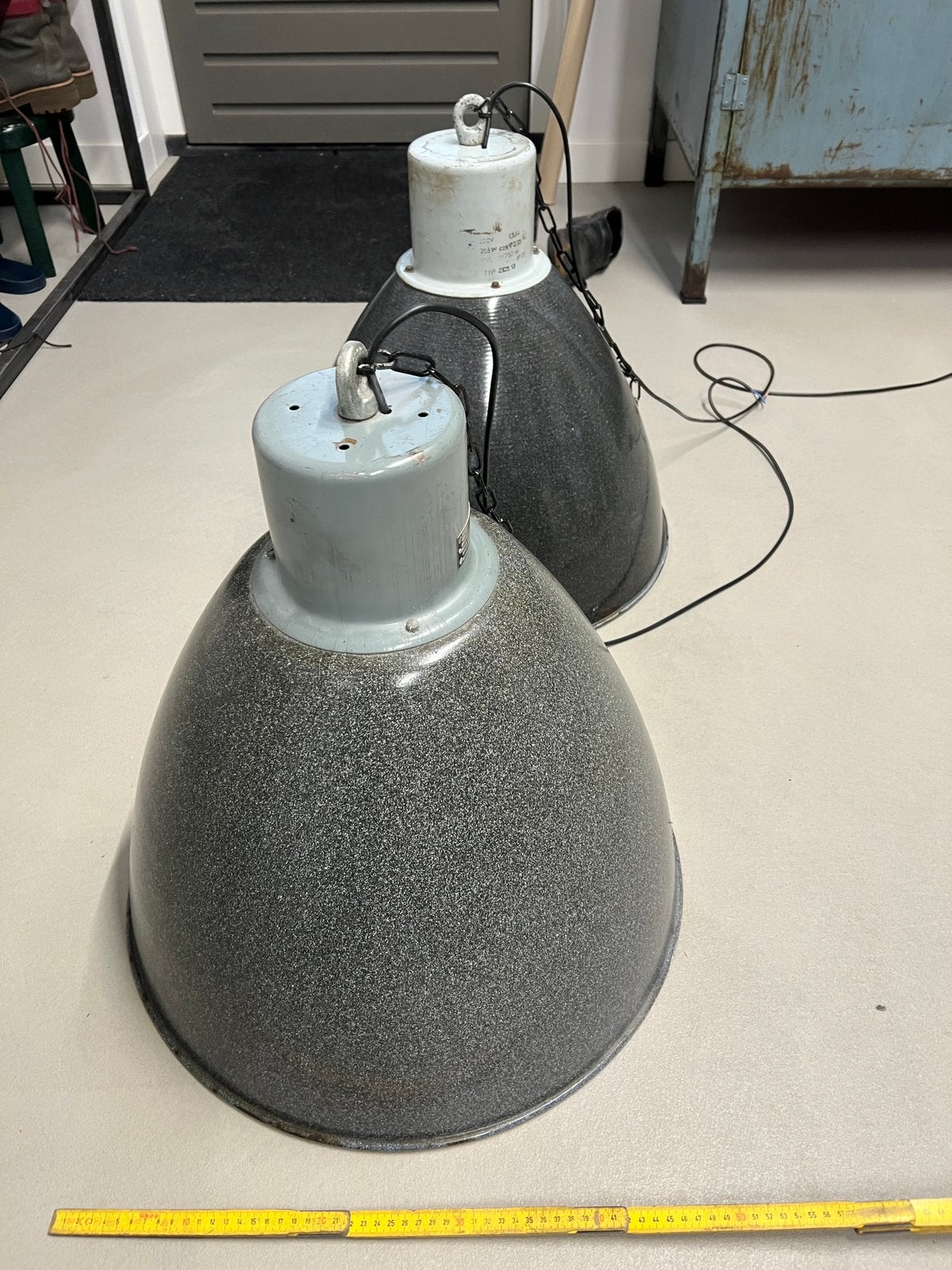 2x industriele emaille hanglampen, Ophalen, Gebruikt, Metaal, 50 tot 75 cm