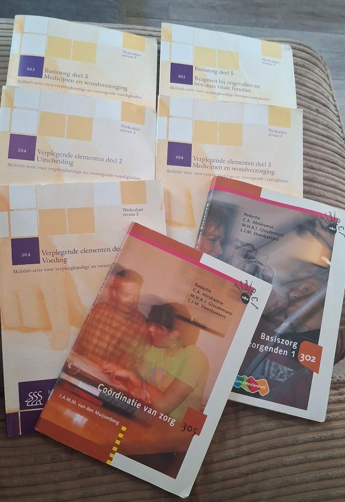 Studieboeken verzorgende ig niveau 3, Boeken, Ophalen, Zo goed als nieuw, Overige niveaus