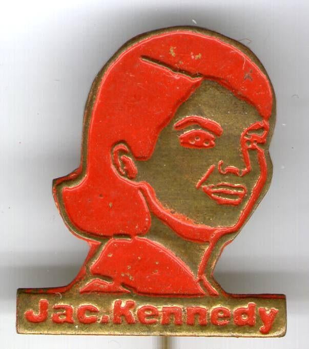 Jac. Kennedy rood op koper speldje ( S_033 ), Verzamelen, Speldjes, Pins en Buttons, Verzenden, Nieuw, Figuurtje, Speldje of Pin