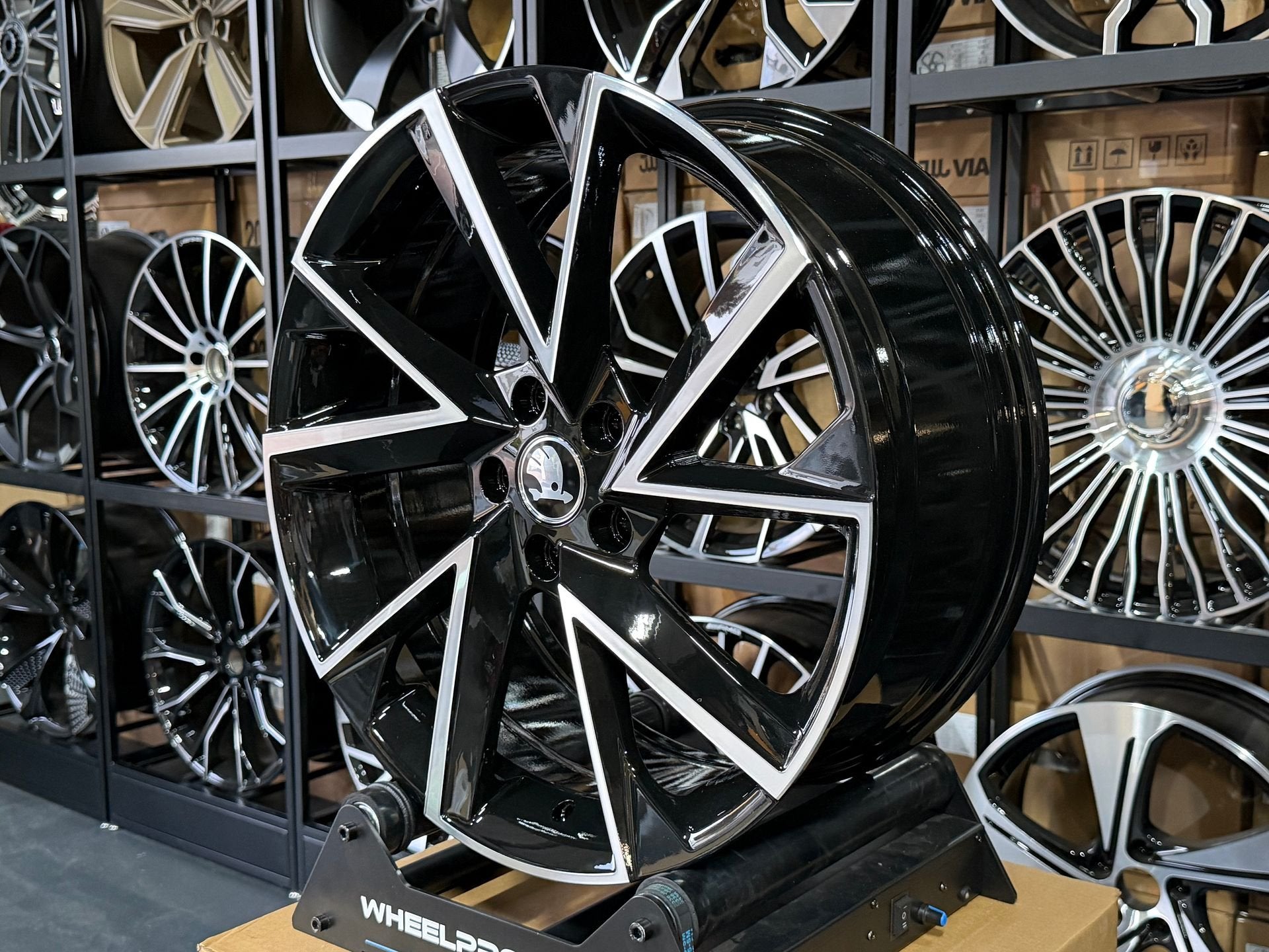 19" SKODA RS Look Sportvelgen SKODA OCTAVIA KODIAQ KAROQ VW, Auto-onderdelen, Banden en Velgen, Velg(en), -, -, Nieuw