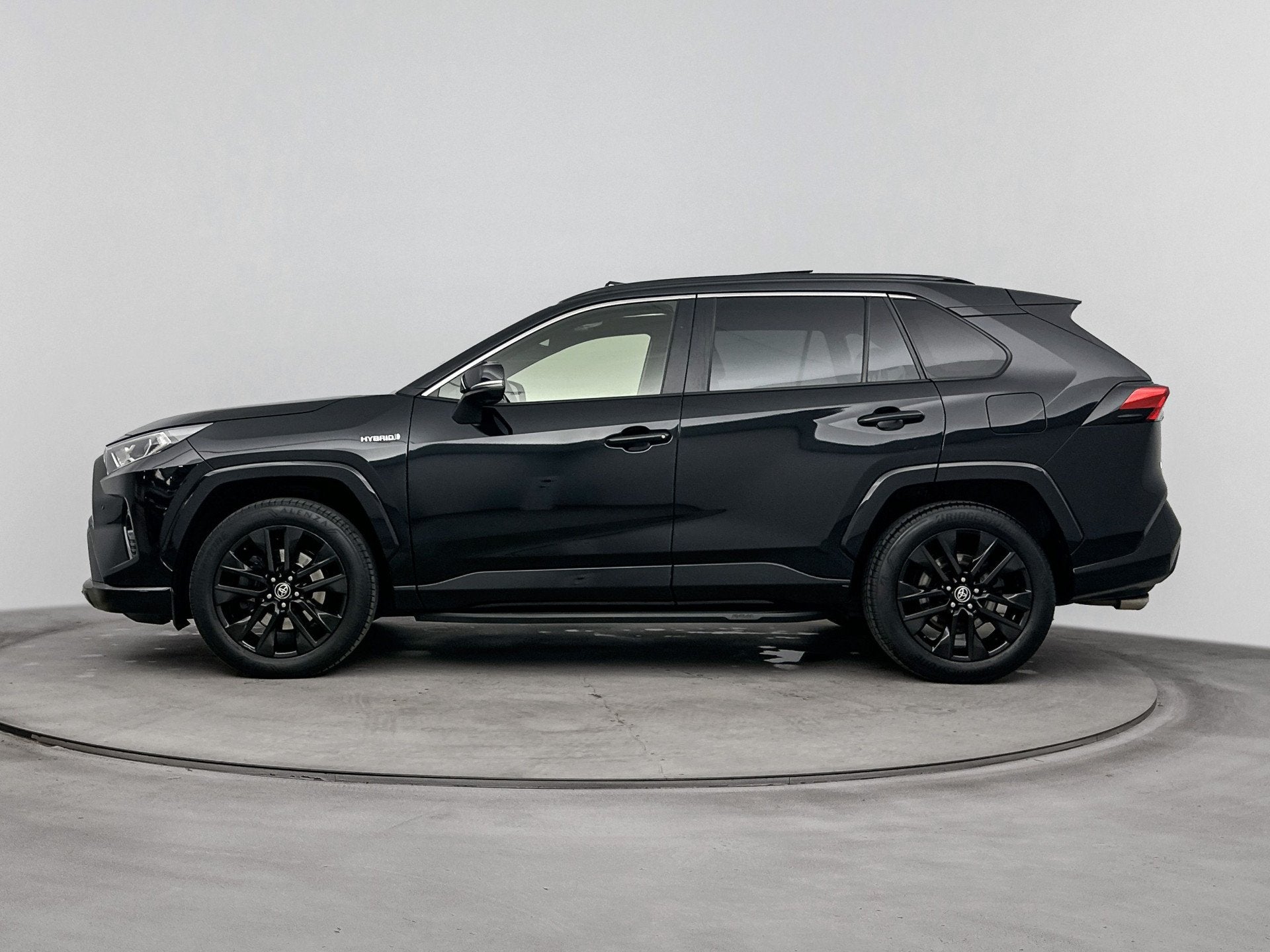 Toyota RAV4 2.5 Hybrid AWD Black Edition | 360° Camera | Le, Automaat, 12 maanden, Gebruikt, 4 cilinders