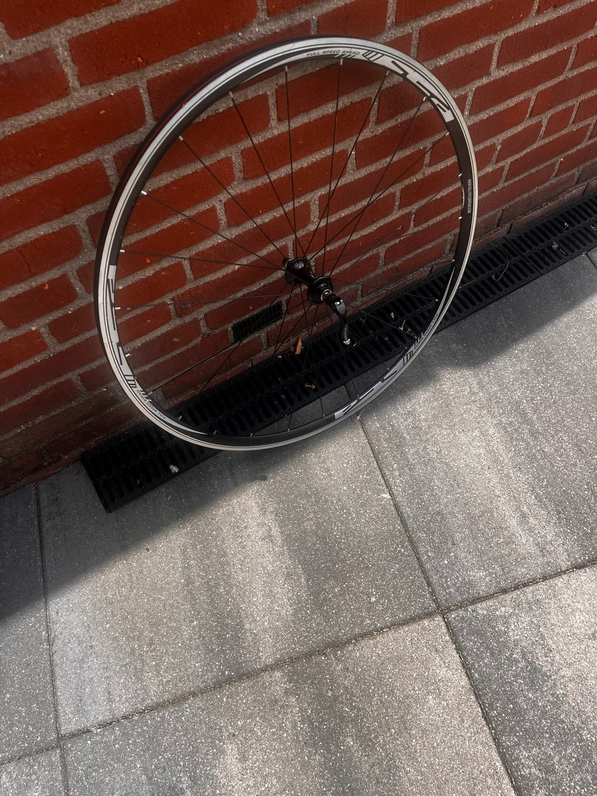 FSA voorwiel compleet nieuw, Aluminium, Zo goed als nieuw, Meer dan 20 versnellingen, 53 tot 57 cm