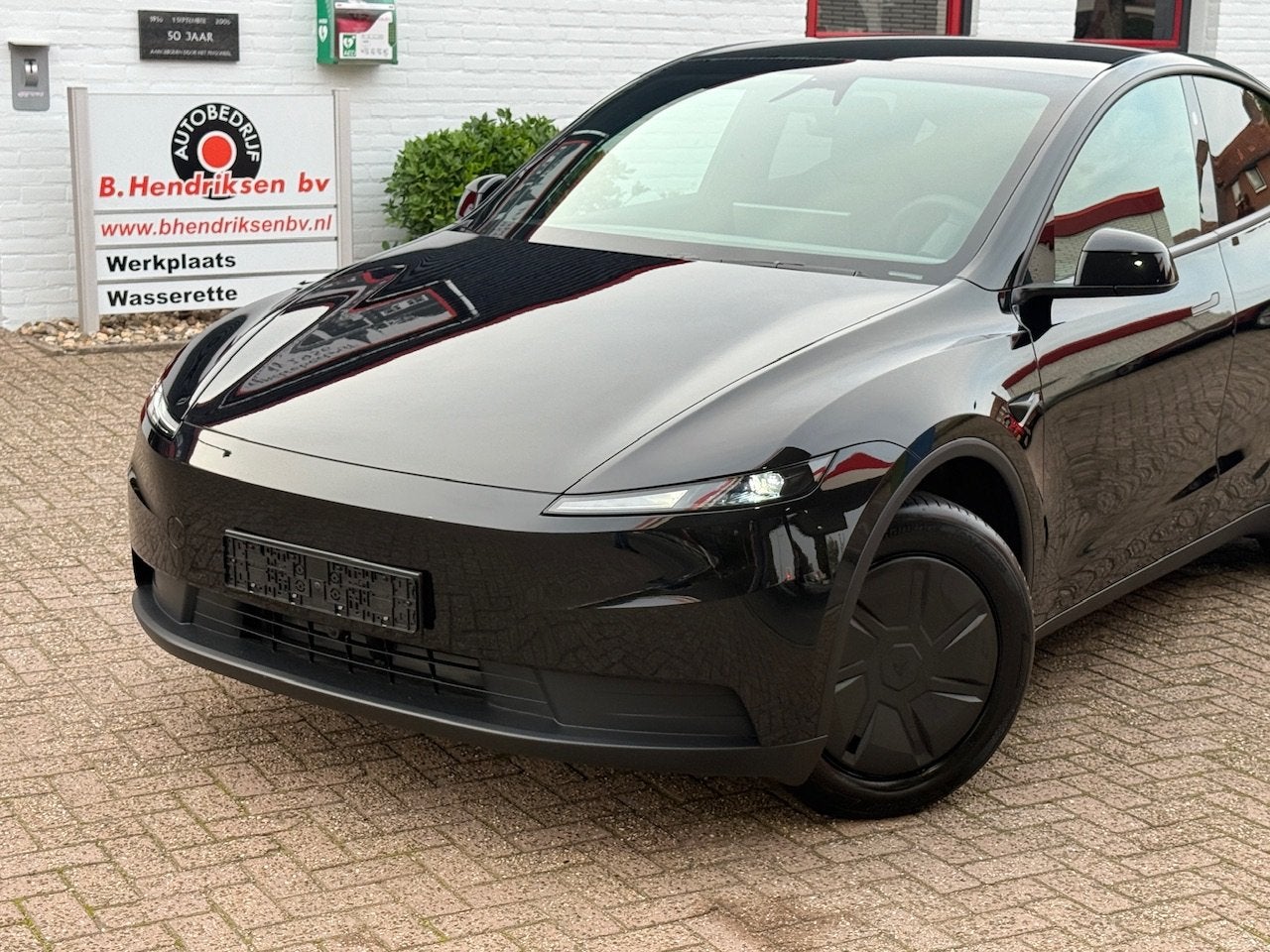 Foto 2 van Tesla Model Y 60KWH Juniper/ Warmtepomp/ LFP Accu/ 1 Eigenaa