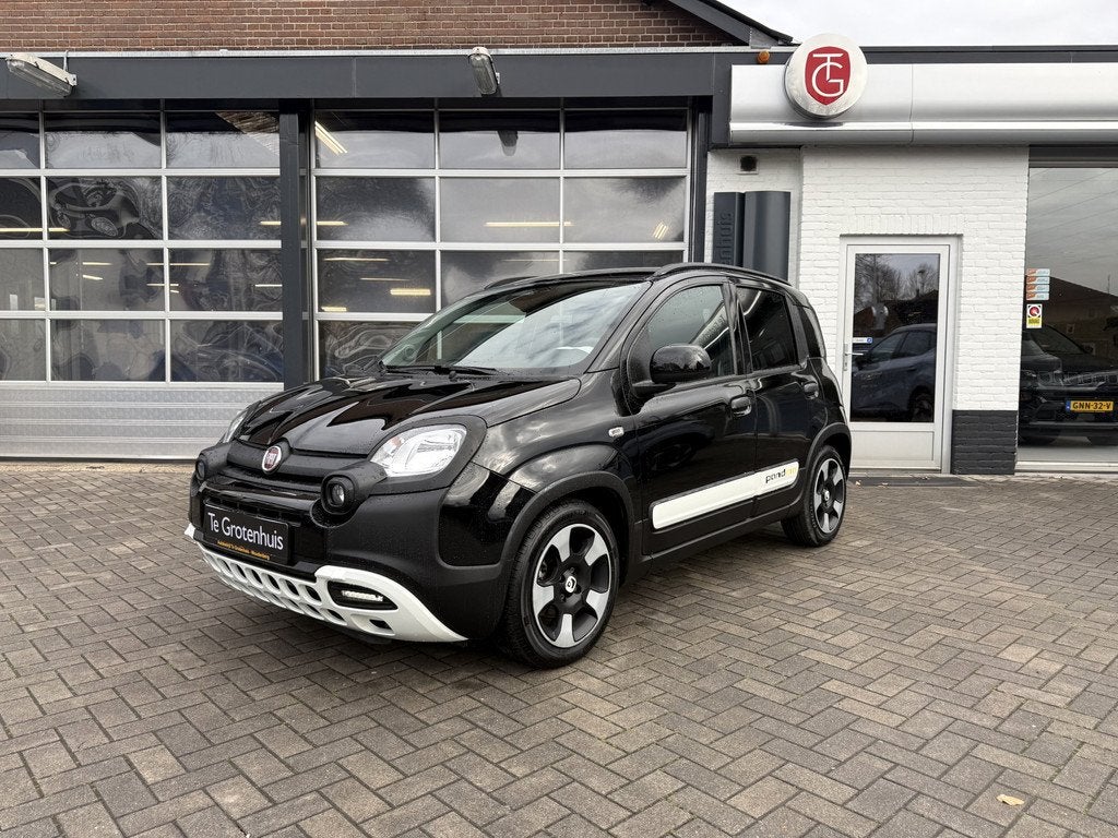 Fiat Panda Cross 1.0 Hybrid Pandina (bj 2025), Auto's, Fiat, Stof, Gebruikt, Zwart, Panda