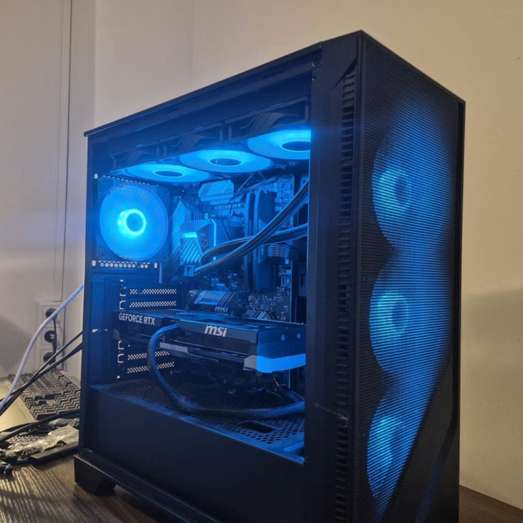 Gaming PC // RTX 5070 ti & AMD 7 9800X3D, Computers en Software, Desktop Pc's, 7604 HM, 32 GB, DTGParts.Business@gmail.com, Zelf gebouwde pc