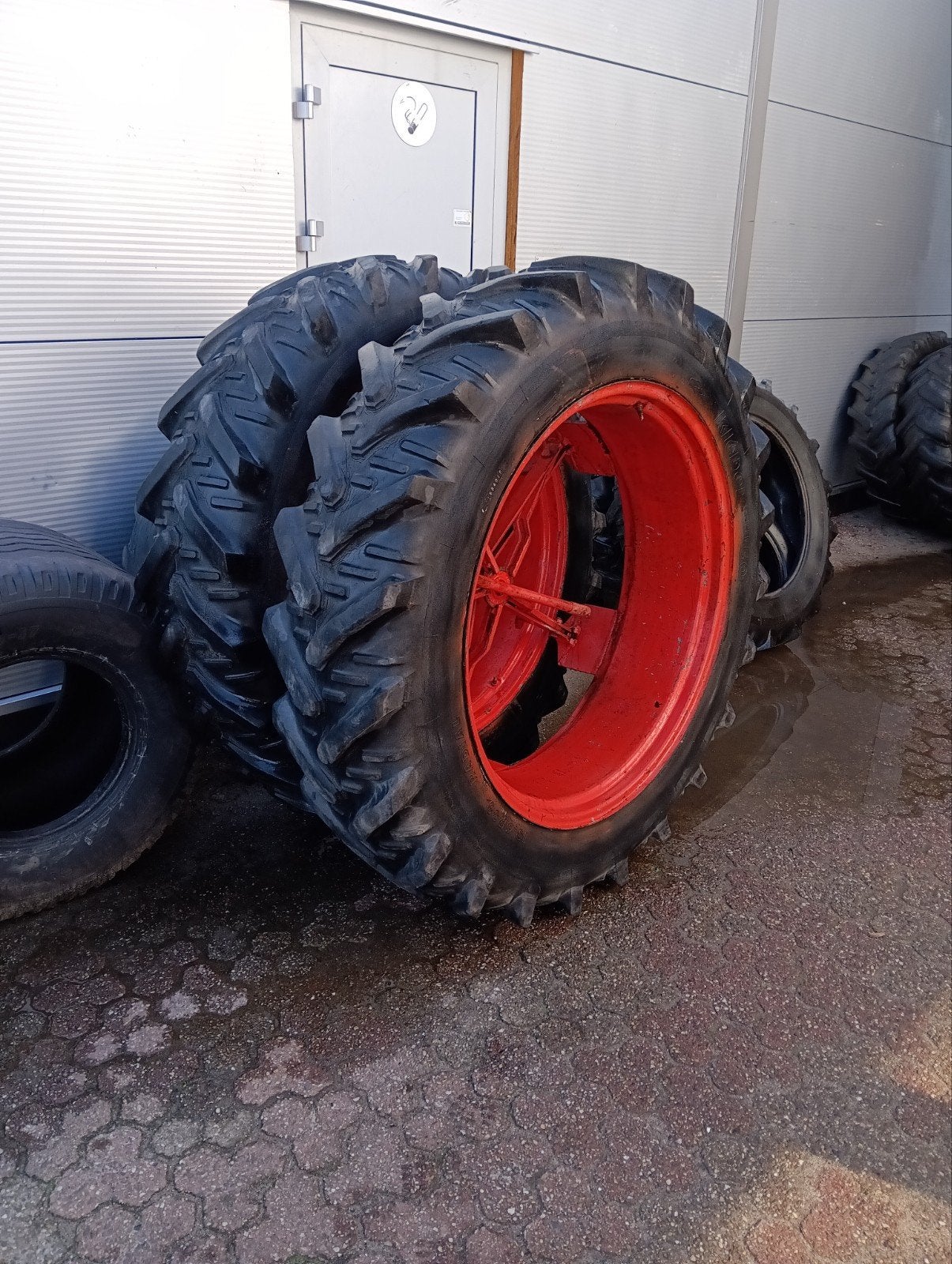 Set dubbel lucht 13.6R38 Molcon 5 ster aansluiting 34 inch, Zakelijke goederen, Agrarisch | Onderdelen | Banden, Velgen en Assen