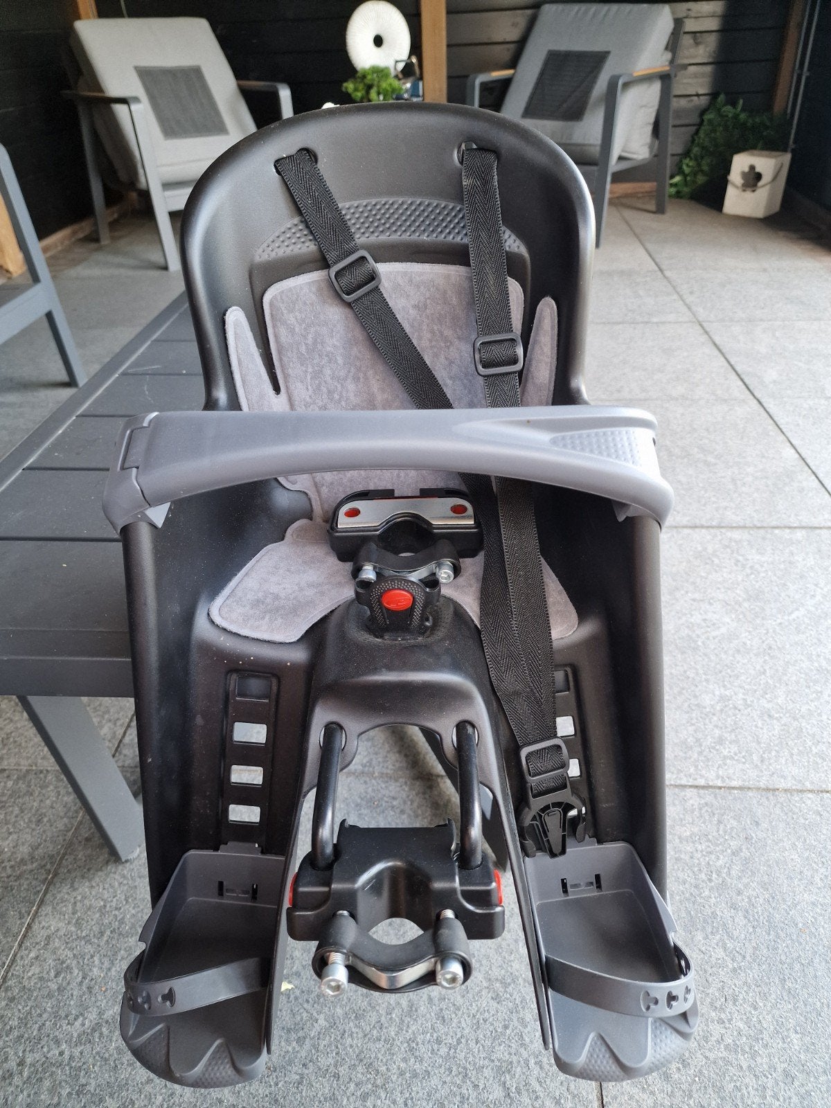 Polisport Bilby Jr. fietsstoeltje voor stuurbevestiging, Fietsen en Brommers, Ophalen, Gebruikt, Voetsteuntjes