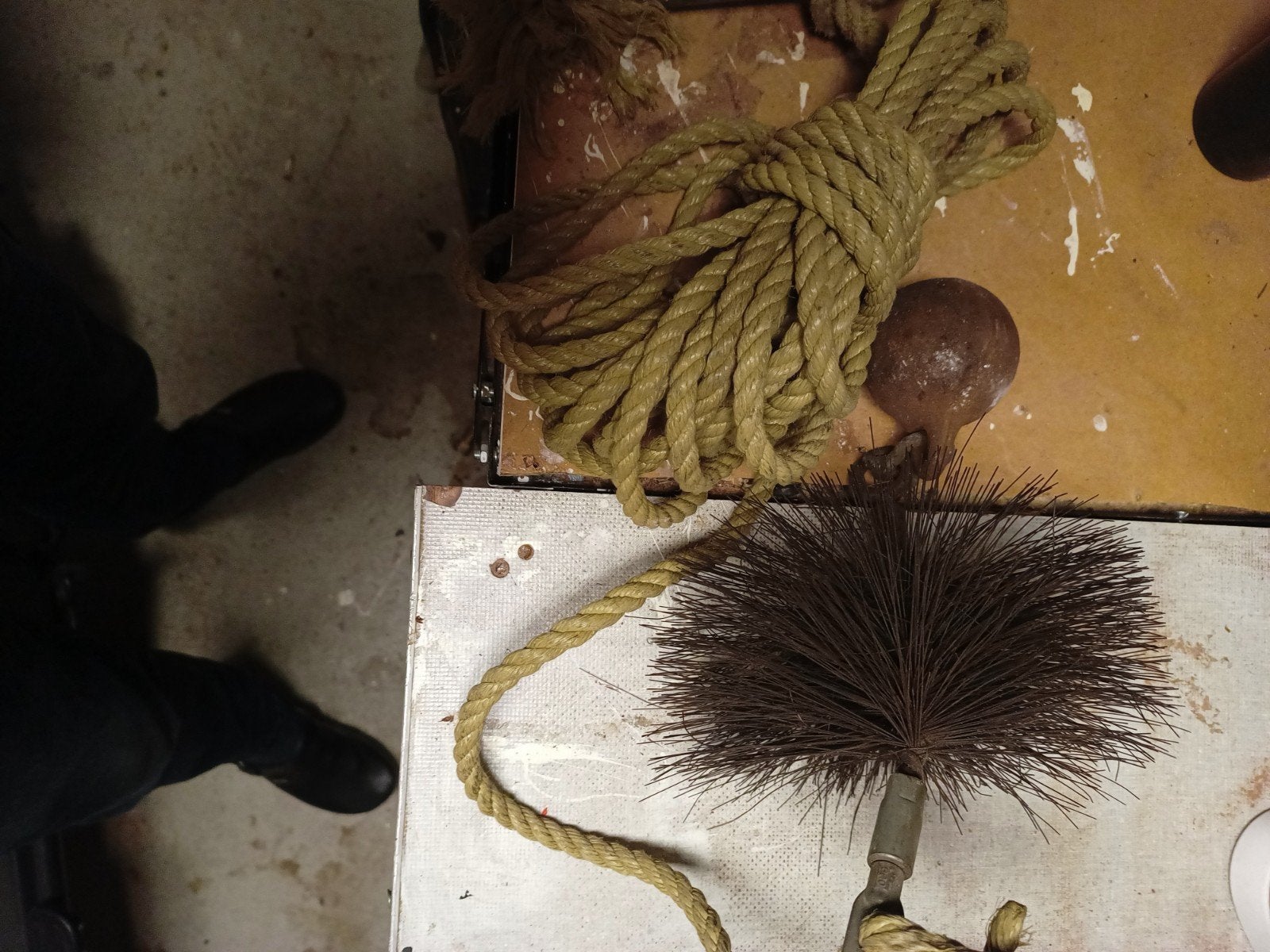 Schoorsteenvegersborstel met touw en gewicht, Ophalen of Verzenden, Gebruikt
