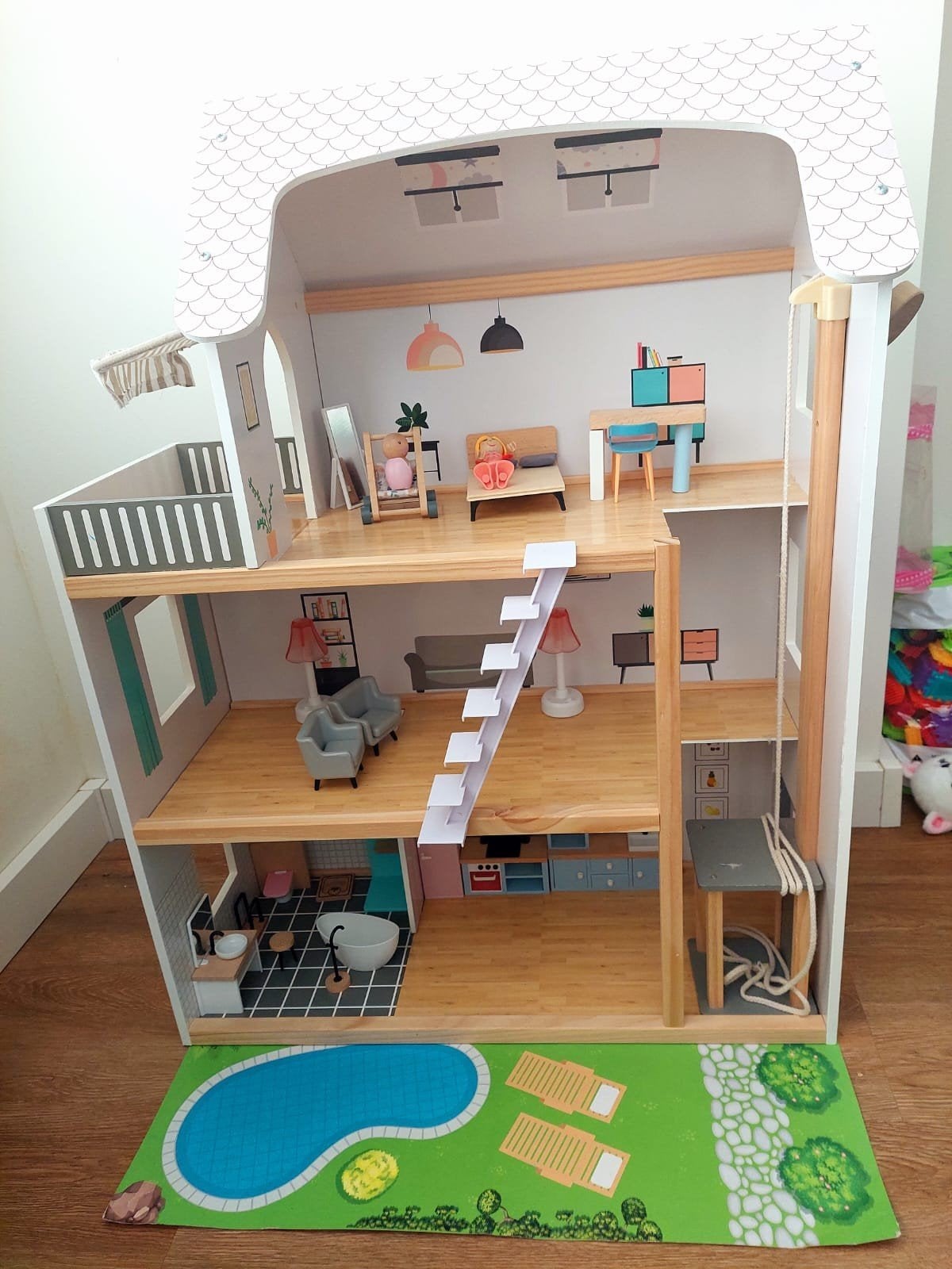 Super leuk poppenhuis met veel accessoires