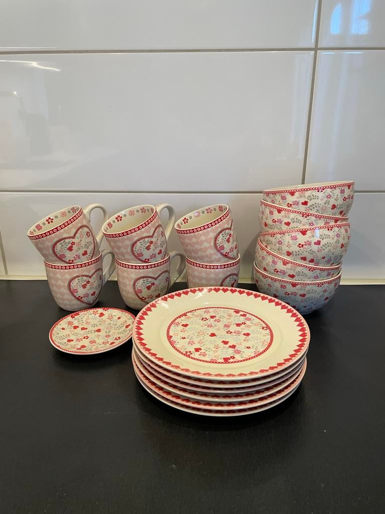 Servies Yvon Jaspers Hartelust: Koffie, Gebak & Schaaltjes, Keramiek, Ophalen of Verzenden, Zo goed als nieuw, Overige stijlen