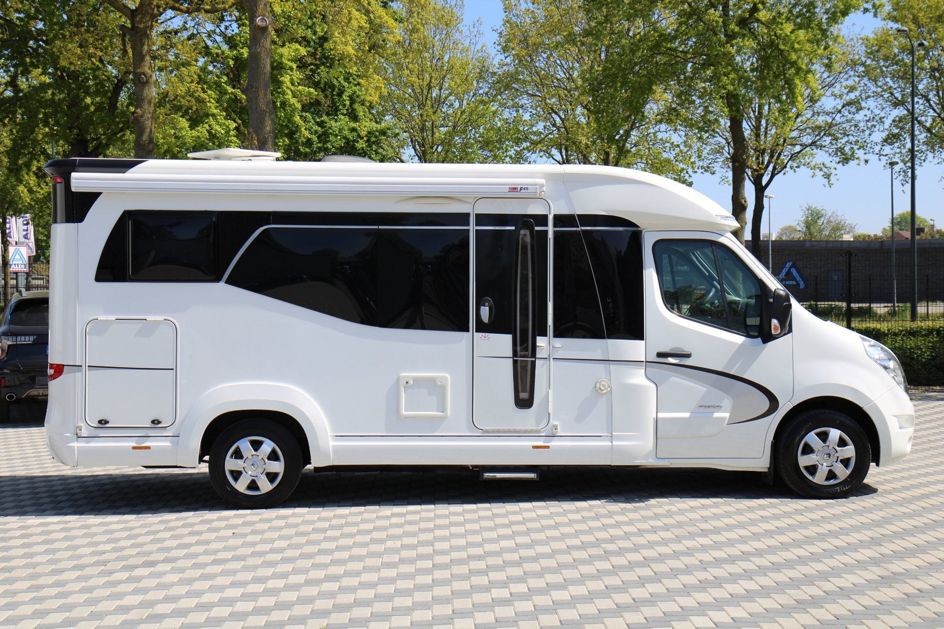 Caravans And Camping Renault