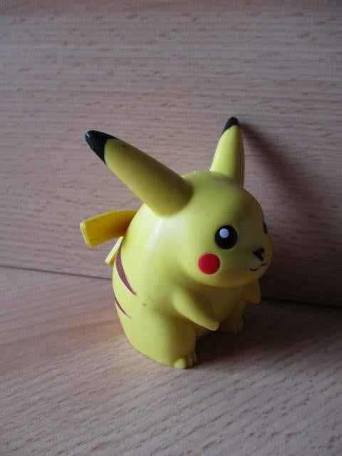 Pokemon Pikachu poppetje  7cm  Nintendo, Ophalen of Verzenden, Zo goed als nieuw