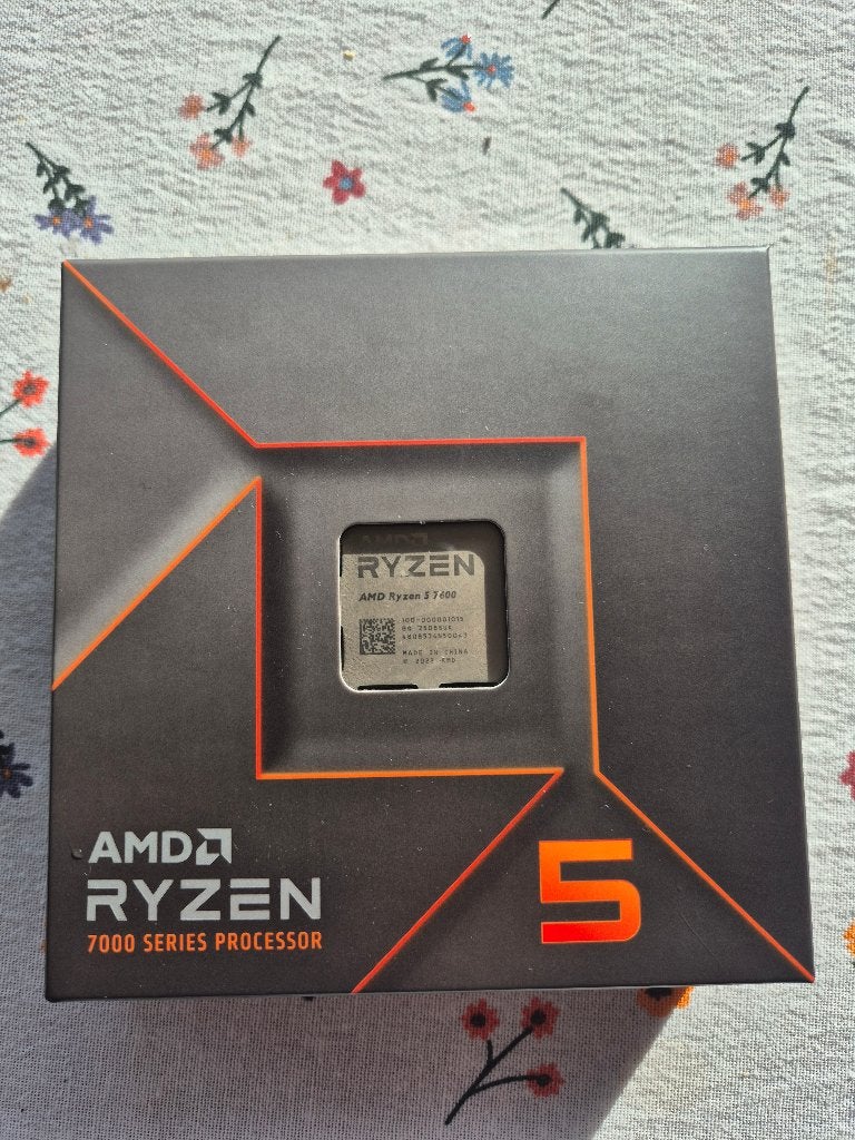 AMD Ryzen 5 7600 Processor - Zo goed als nieuw, Computers en Software, 6-core, AMD Ryzen 5 7600, Ophalen of Verzenden, Zo goed als nieuw