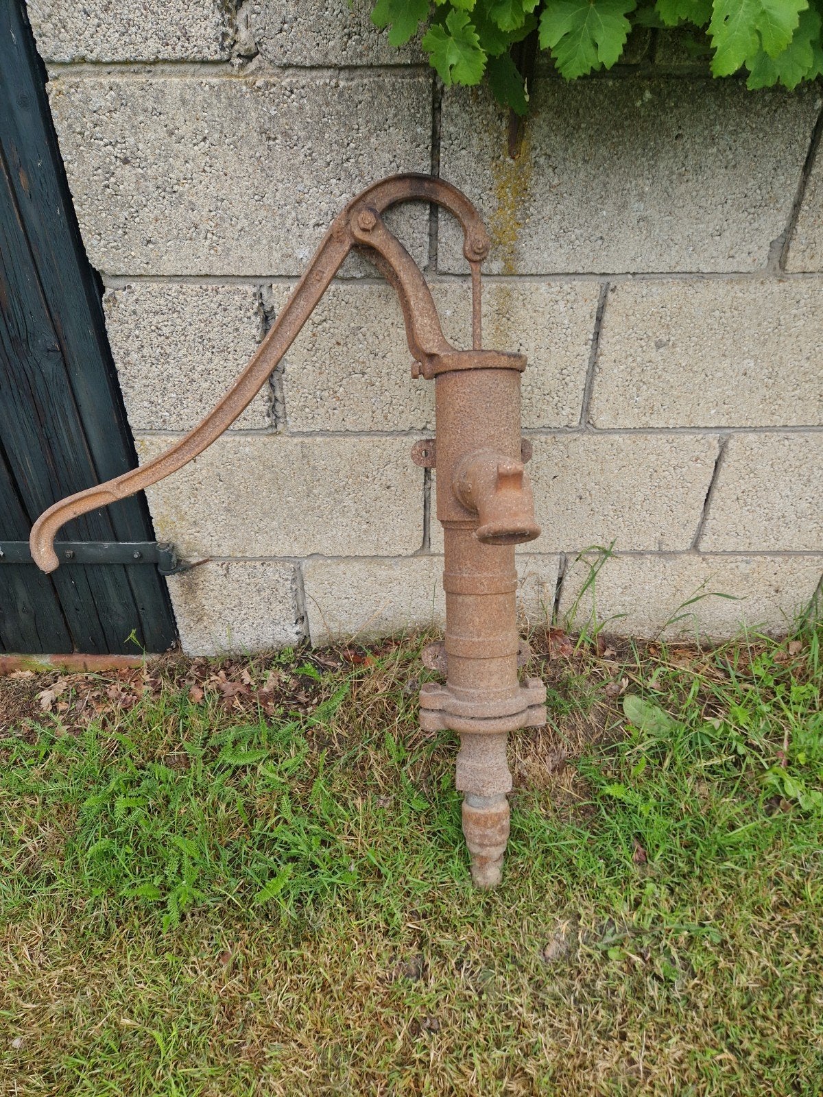 Antieke gietijzeren waterpomp - Decoratief, Antiek en Kunst, Ophalen of Verzenden