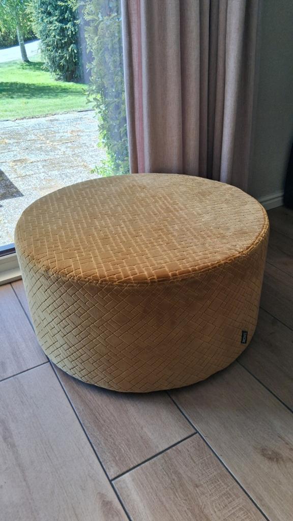 Montel Okergele Ronde Poef - 72 cm Diameter, Huis en Inrichting, Ophalen, Gebruikt, Stof, 50 tot 75 cm