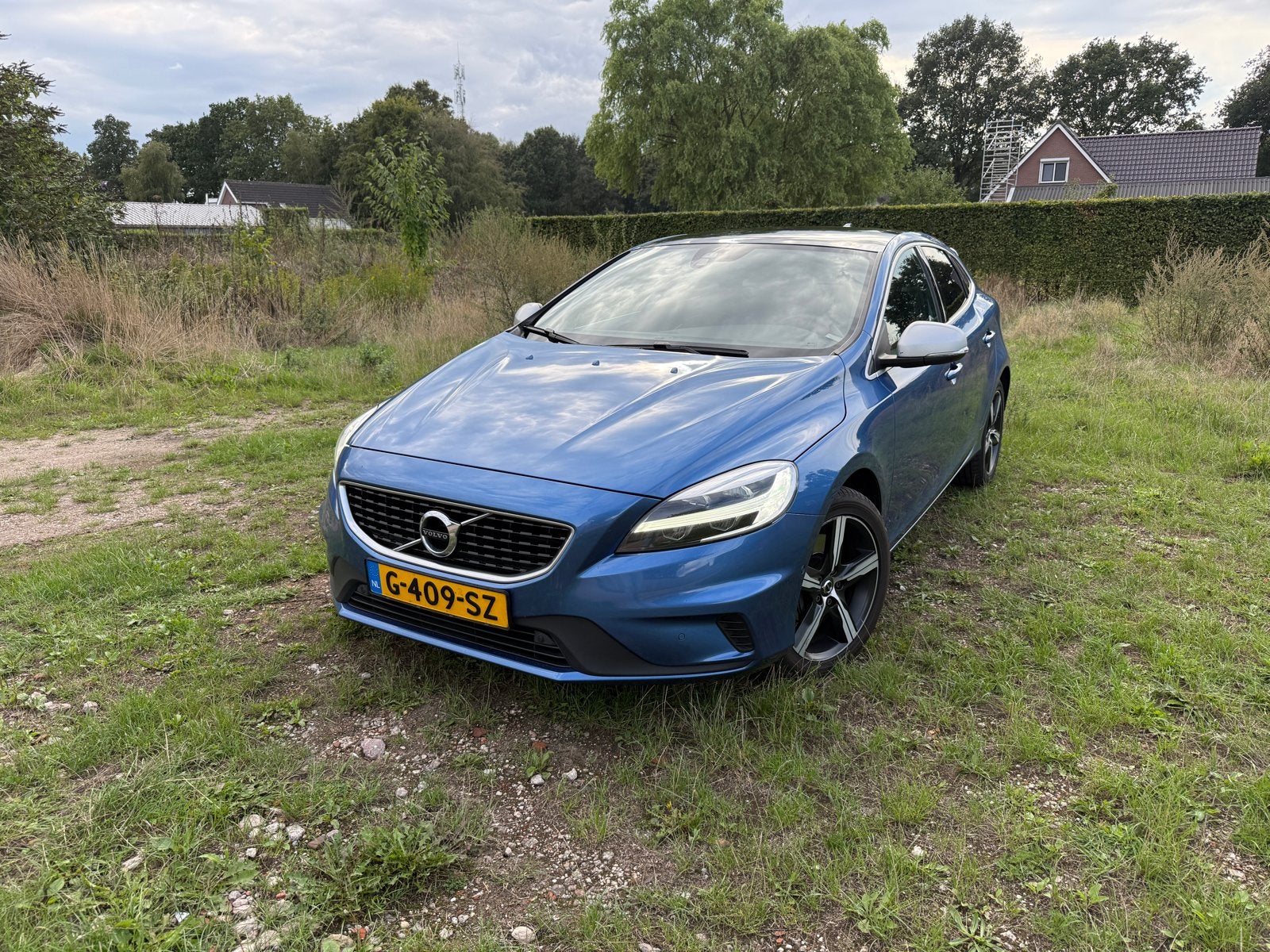 Volvo V40 2.0 D3 150PK Geartronic 2019 Blauw, Auto's, Volvo, Lichtsensor, Zwart, 4 cilinders, Blauw