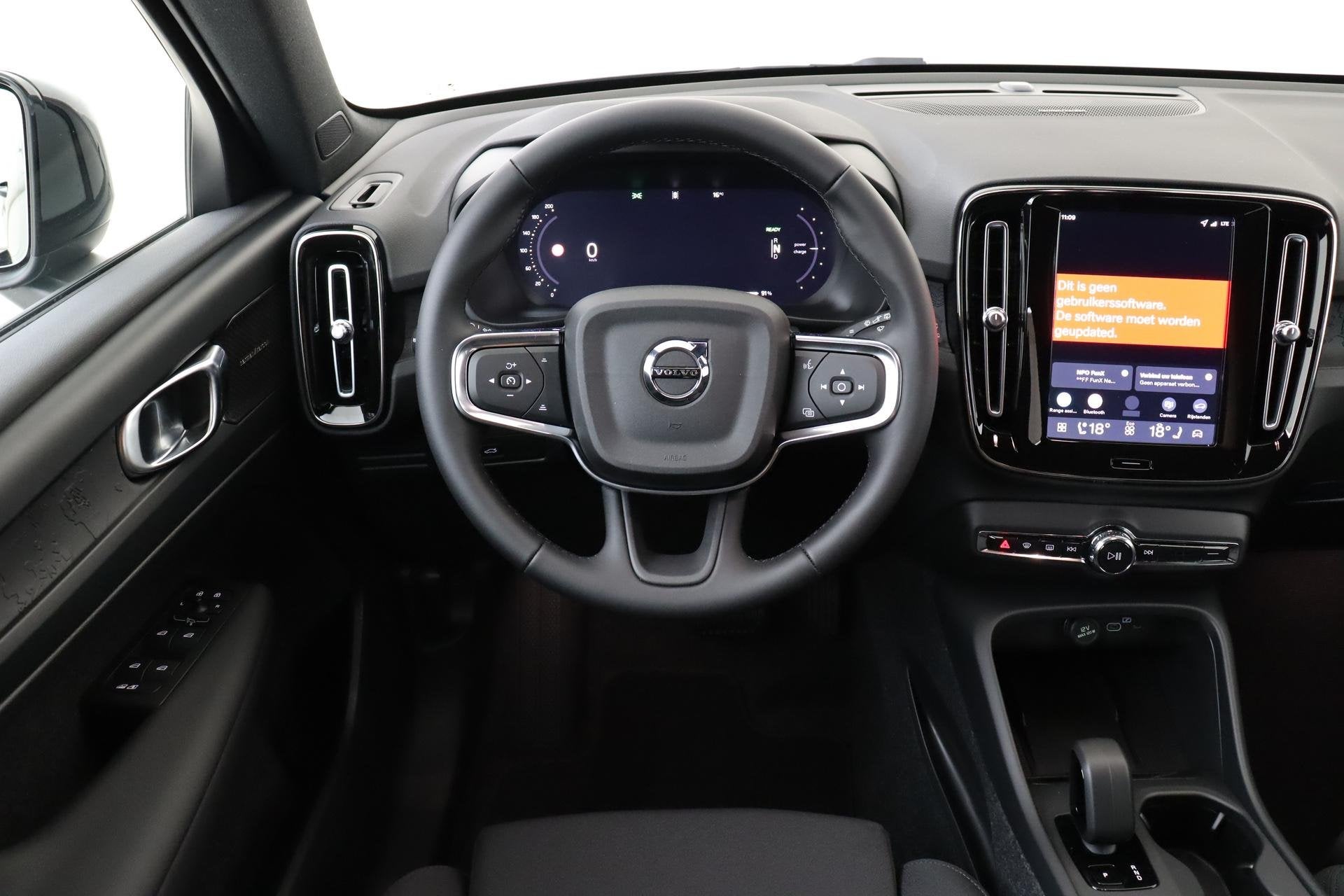Volvo EX40 SINGLE MOTOR BUSINESS EDITION 70 kWh -HARMAN/KARD, Auto's, Zwart, Origineel Nederlands, 420 min, SUV of Terreinwagen