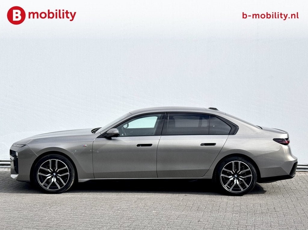 BMW i7 xDrive60 105,7 kWh M-Sport Pro SOH 98% Trekhaak Panor, Auto's, BMW, Automaat, Gebruikt, Zwart, 2000 kg