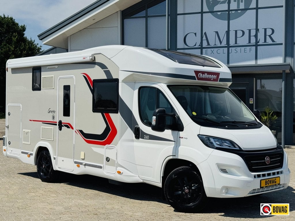 Challenger Graphite VIP 260 Ruimtewonder Automaat 2020, Caravans en Kamperen, Automaat, Ringverwarming, Fiat, Airbags