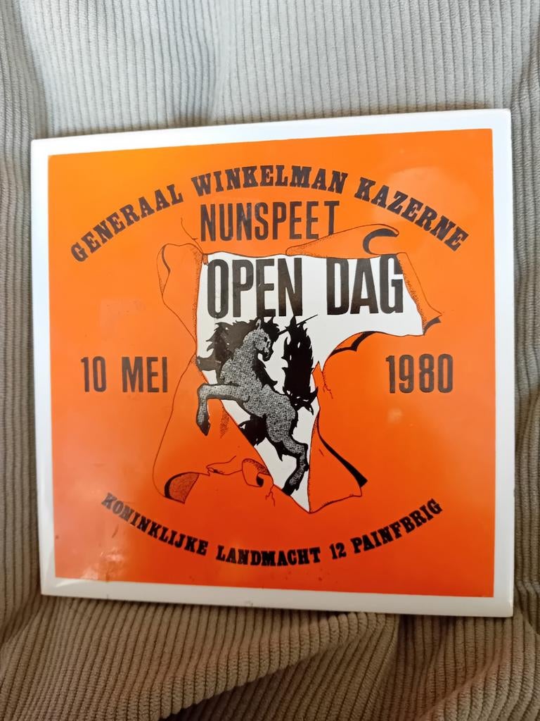 Tegel Nunspeet, Verzamelen, Ophalen of Verzenden, Landmacht, Nederland