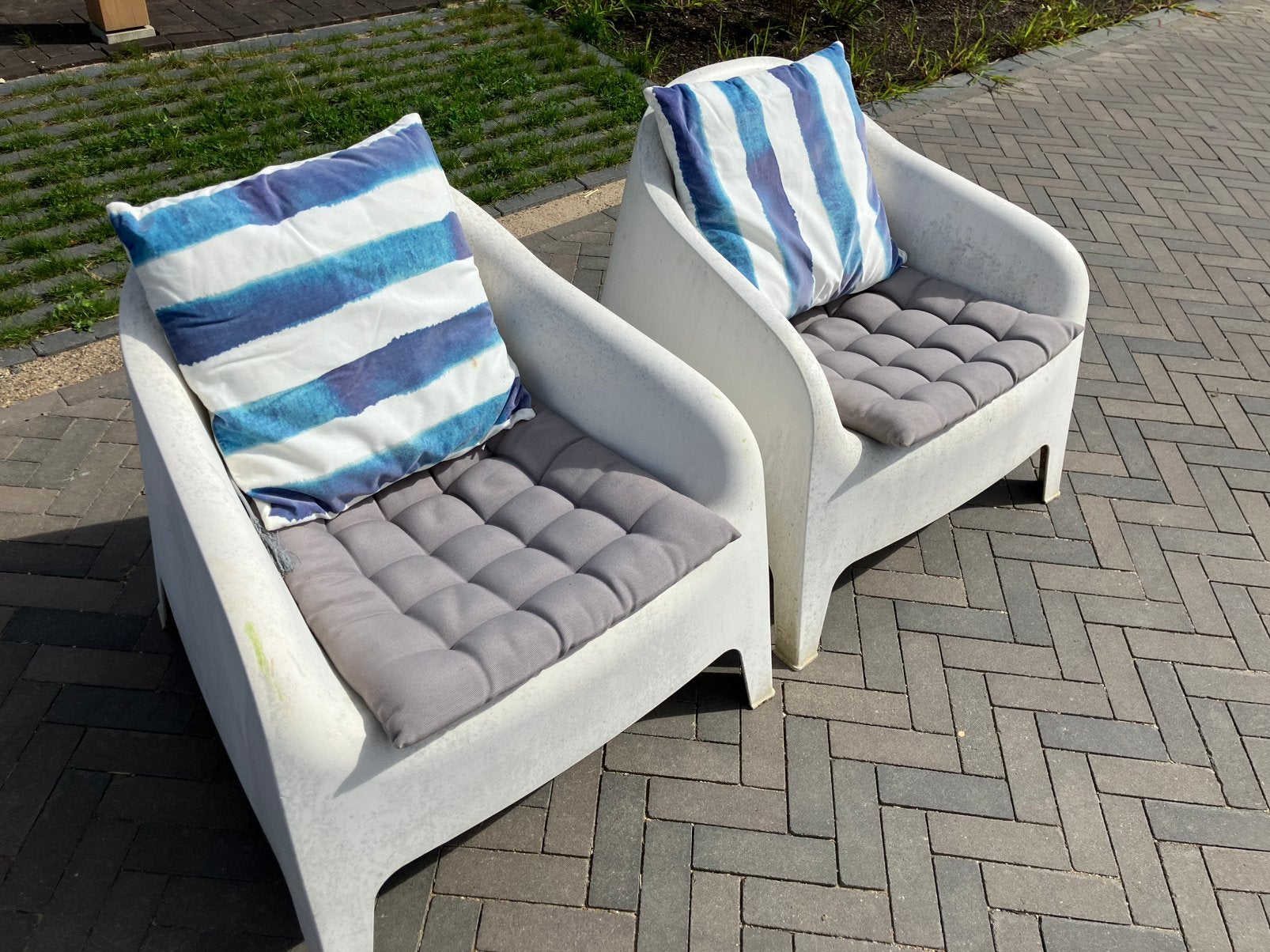 Twee witte Ikea tuinstoelen + kussens, Tuin en Terras, Ophalen, Gebruikt, Kunststof
