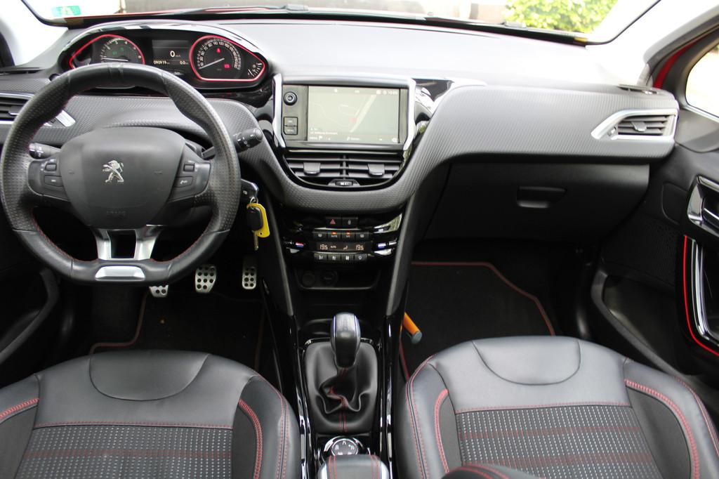 Peugeot 2008 1.2 PureTech GT-line | Incl. 12 maanden Garanti, Voorwielaandrijving, Met garantie (alle), Leder en Stof, Origineel Nederlands