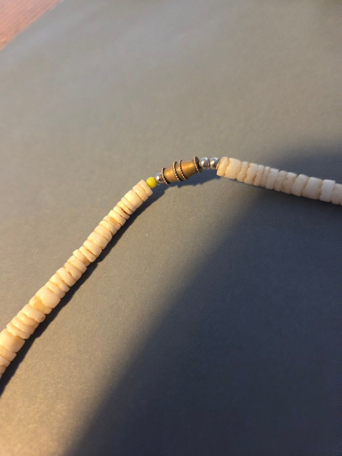 oude puka shell mannen ketting hawaii, Sieraden, Tassen en Uiterlijk, Kettingen, Verzenden, Gebruikt, Zilver, Steen of Mineraal