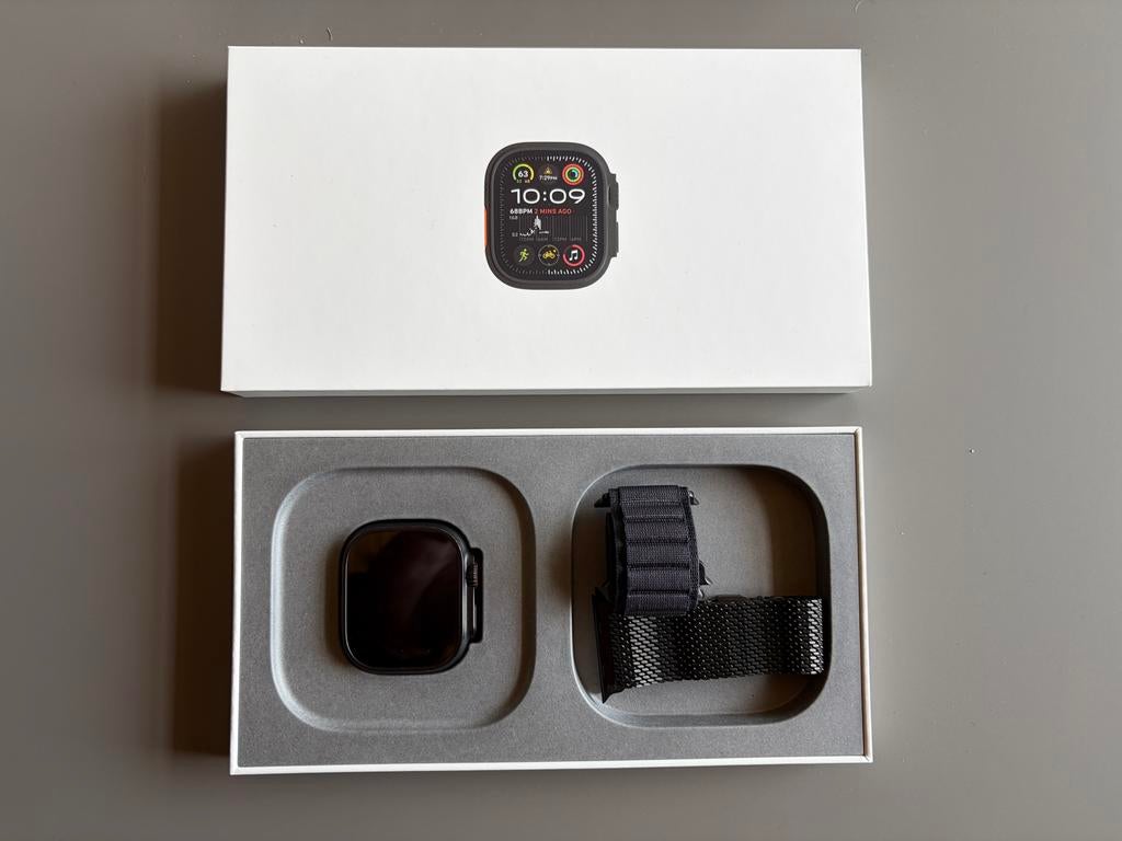 Apple Watch Ultra met titanium en alpine bandje + 2 laders, Ophalen of Verzenden, Zo goed als nieuw