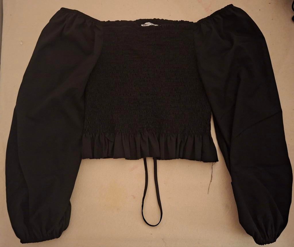 Leuke top van cherry koko maat S, Zwart, Ophalen of Verzenden, Zo goed als nieuw, Lange mouw