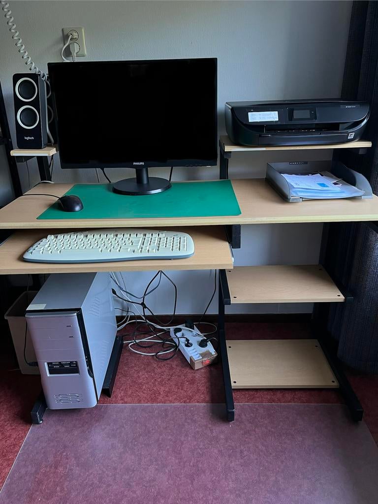 Computertafel, Ophalen of Verzenden, Zo goed als nieuw