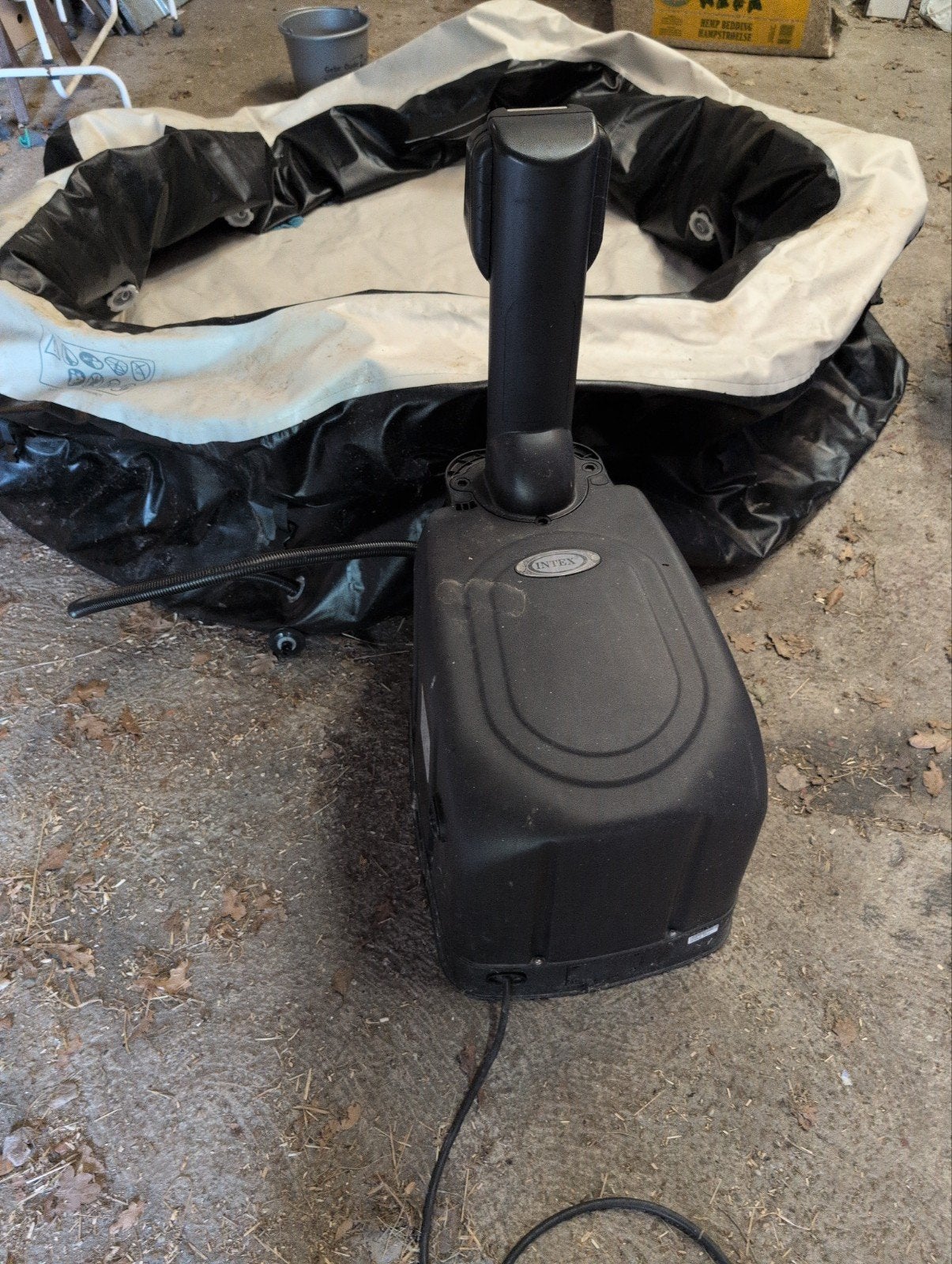 Intex opblaasbare jacuzzi met pomp, Ophalen, Gebruikt, Pomp, Opblaasbaar