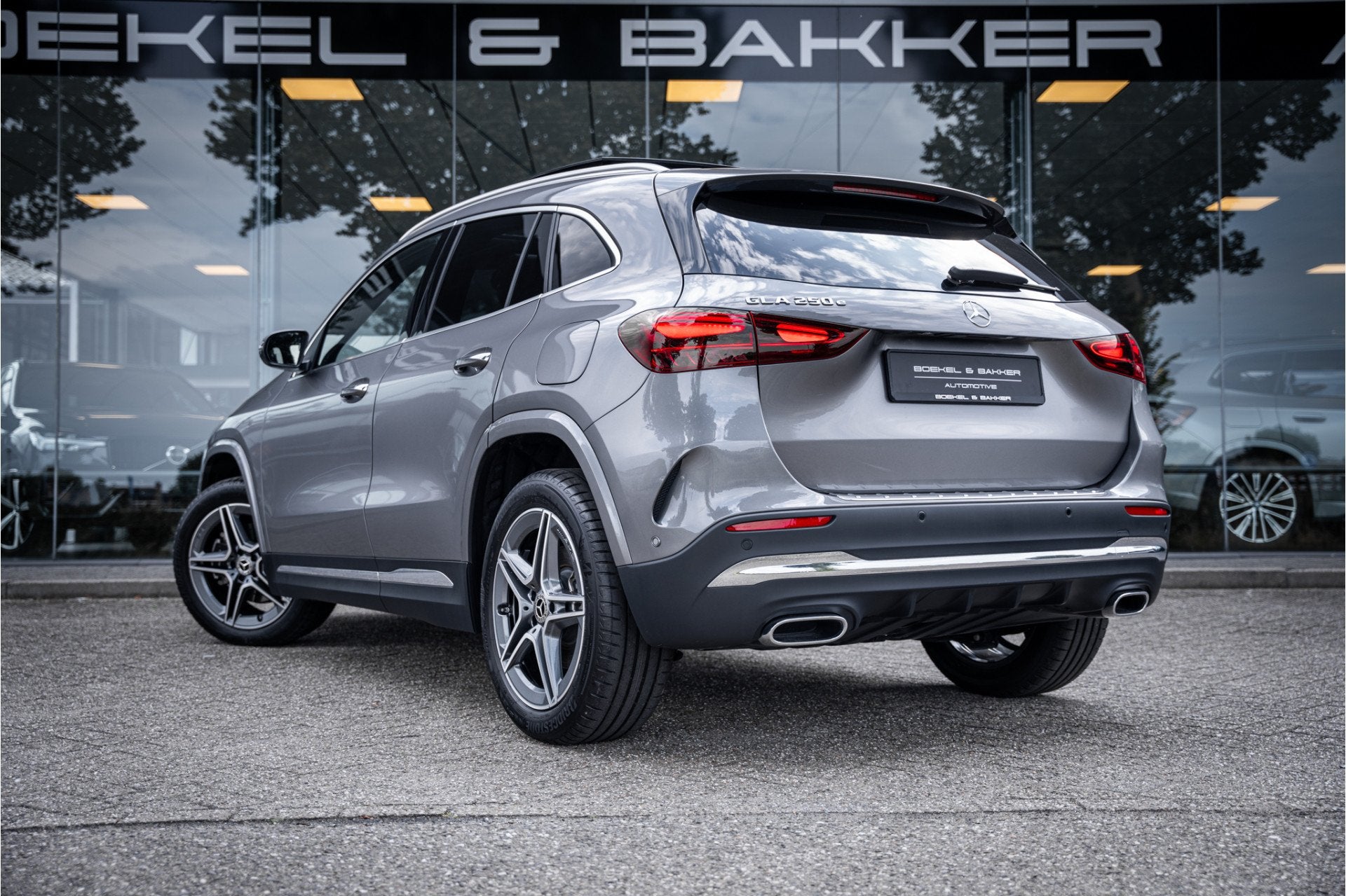 Mercedes-Benz GLA 250 e Star Edition AMG Line * Panodak * Ke, 12 maanden, Zwart, Bedrijf, Hybride Elektrisch/Benzine