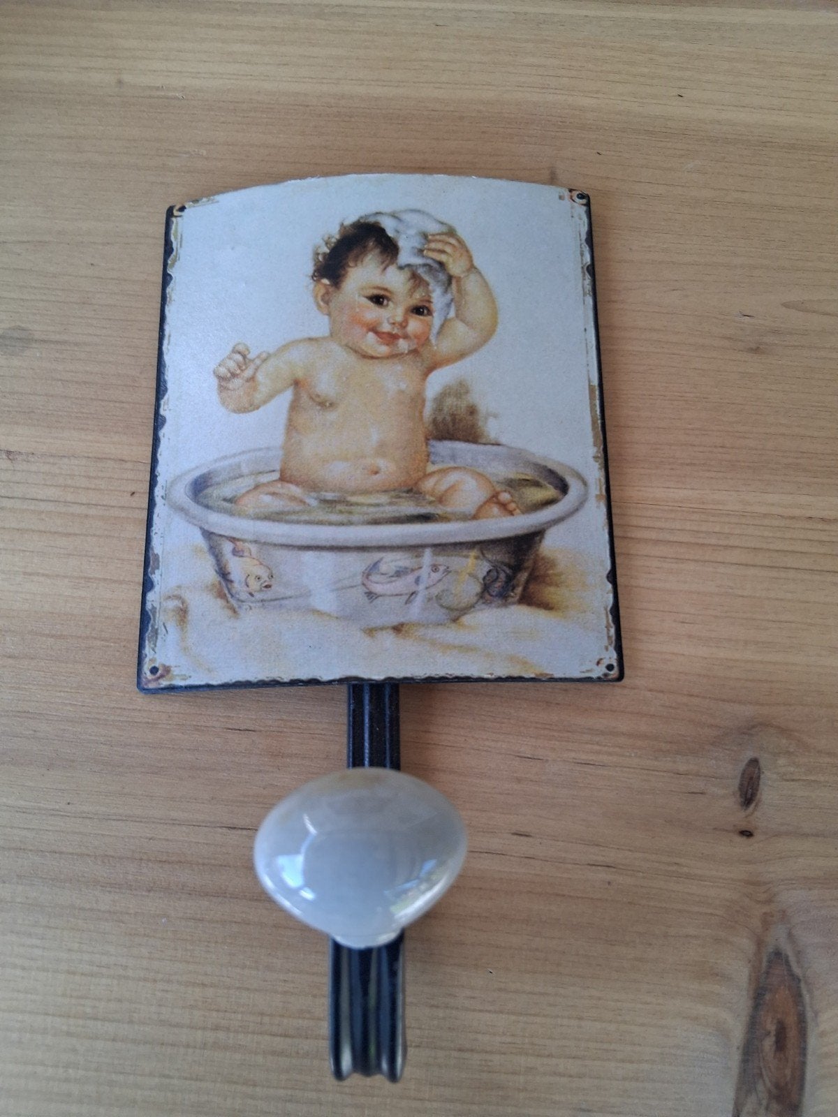 Leuke wandhaak met baby in bad - Vintage stijl, Ophalen, Gebruikt, Wandhaken, Minder dan 100 cm