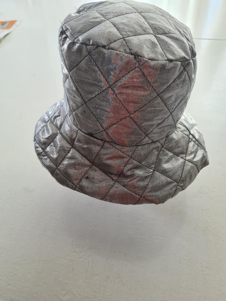 Zilverkleurige gewatteerde bucket hat, Ophalen, Gedragen, One size fits all, Hoed