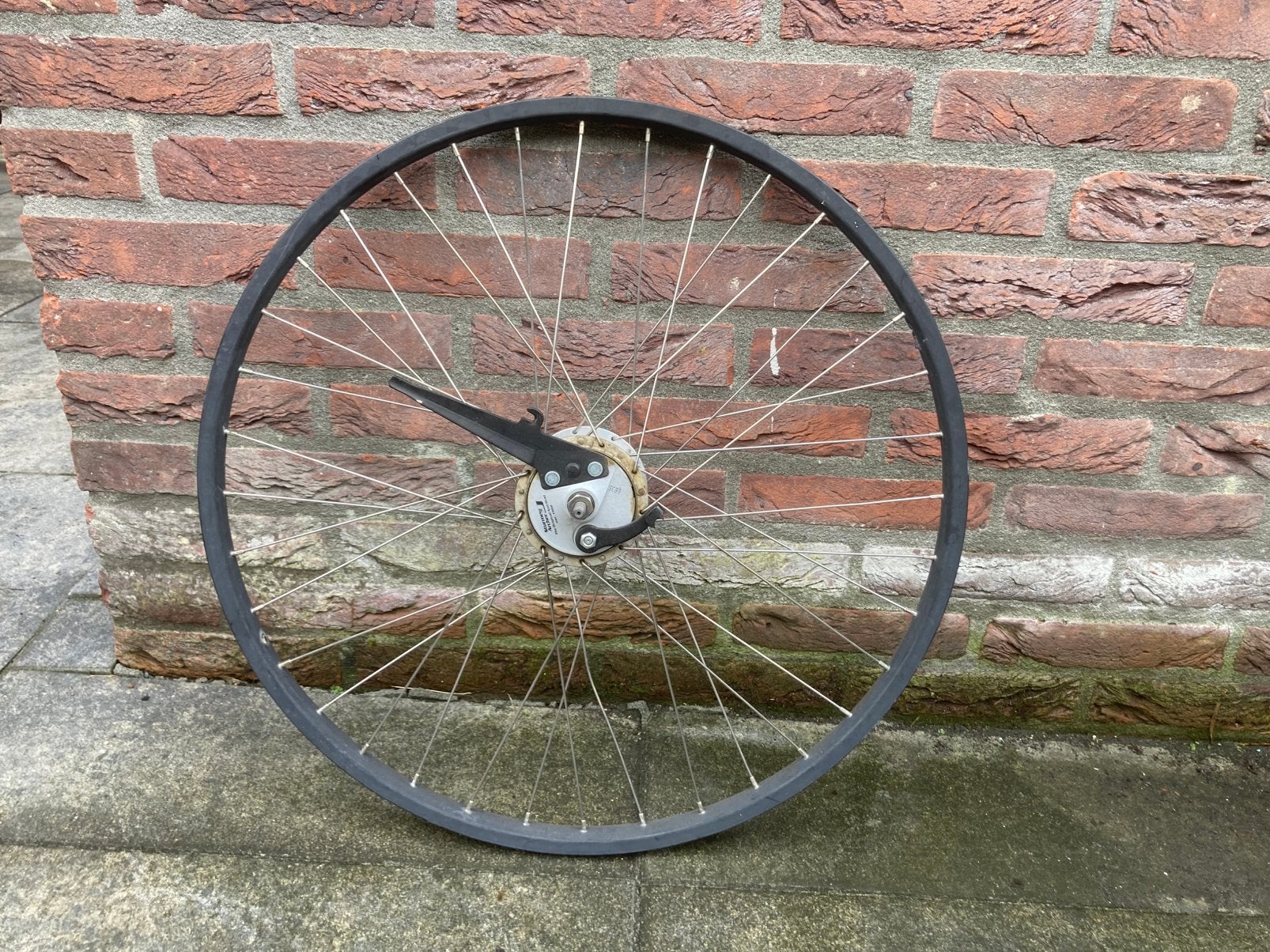 Voorwiel met naafdynamo Cortina 26 inch, Ophalen, Gebruikt, Verlichting