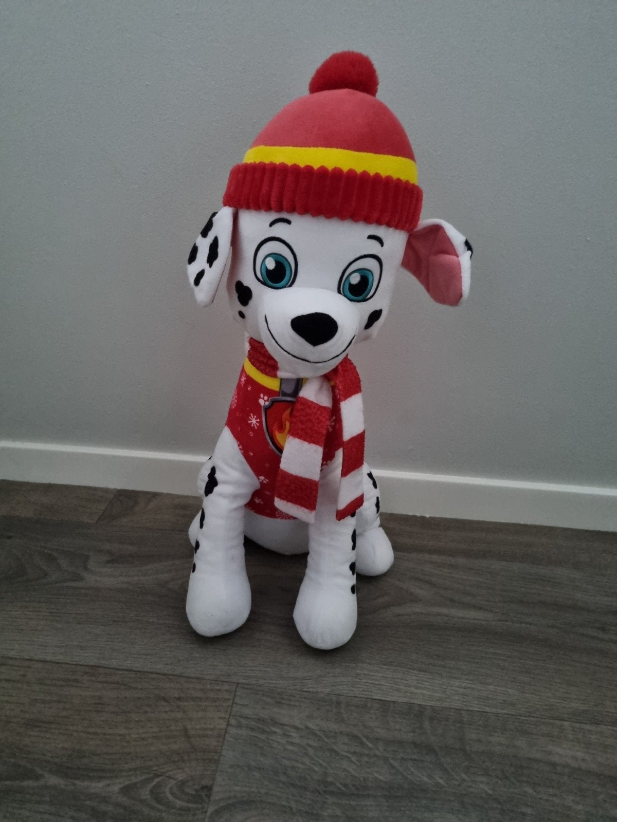 Paw Patrol Marshall knuffel met winteroutfit, Zo goed als nieuw, Middelgroot (20 tot 80 cm), Met kleding of accessoire, Wit