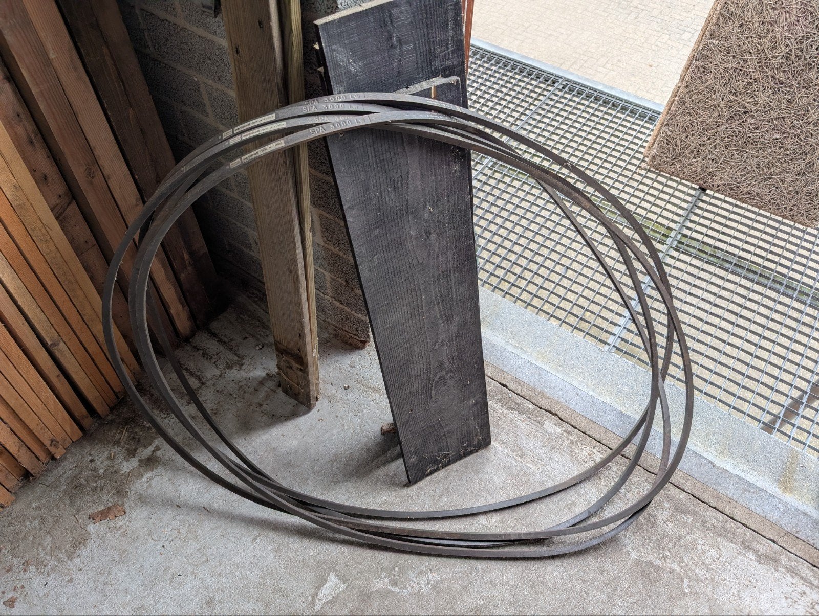 V snaar, Ophalen, Elektromotor