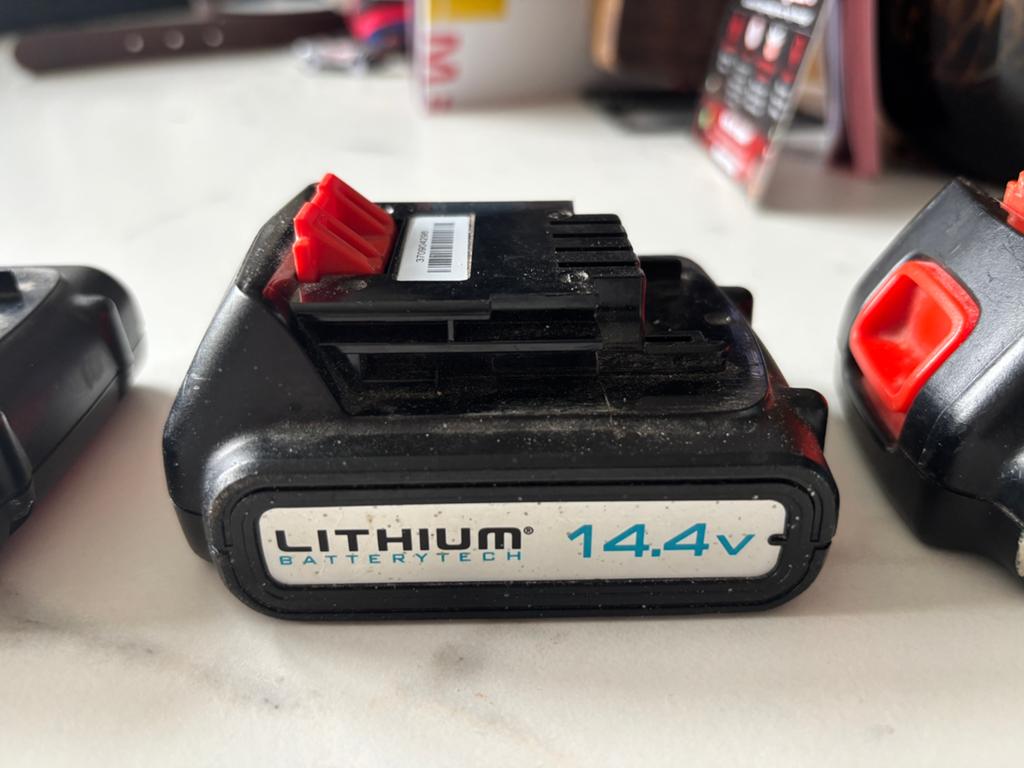 Black & Decker boormachine accus, Doe-het-zelf en Verbouw, Gereedschap | Boormachines, Ophalen, Gebruikt, Boor- en Schroefmachine