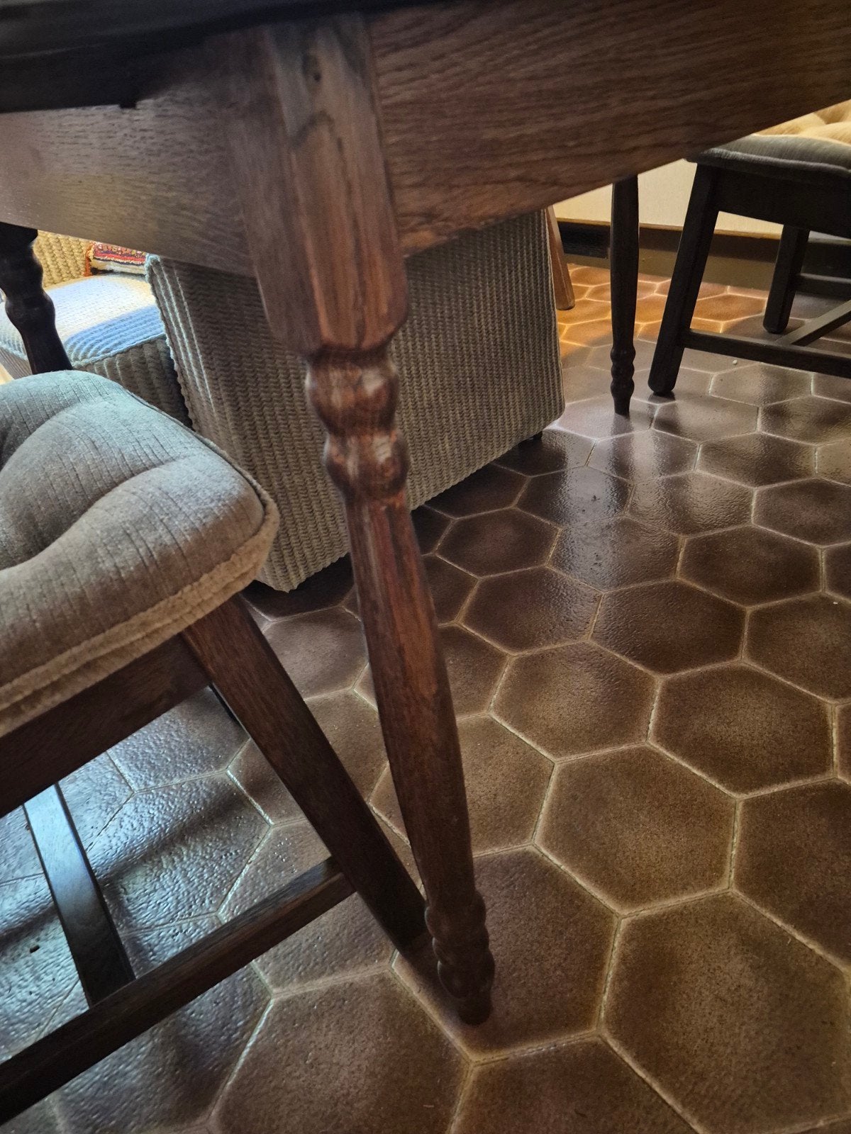 Eettafel en stoelen, Ophalen