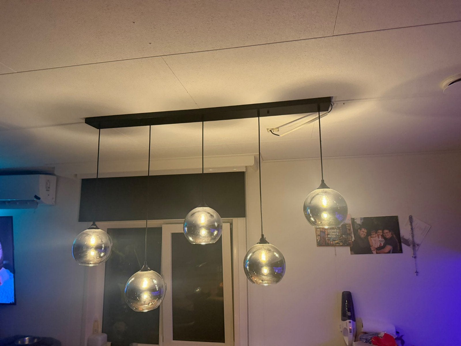 2x Moderne hanglamp met 5 glazen bollen, Ophalen, E27 (groot), Zo goed als nieuw, Glas